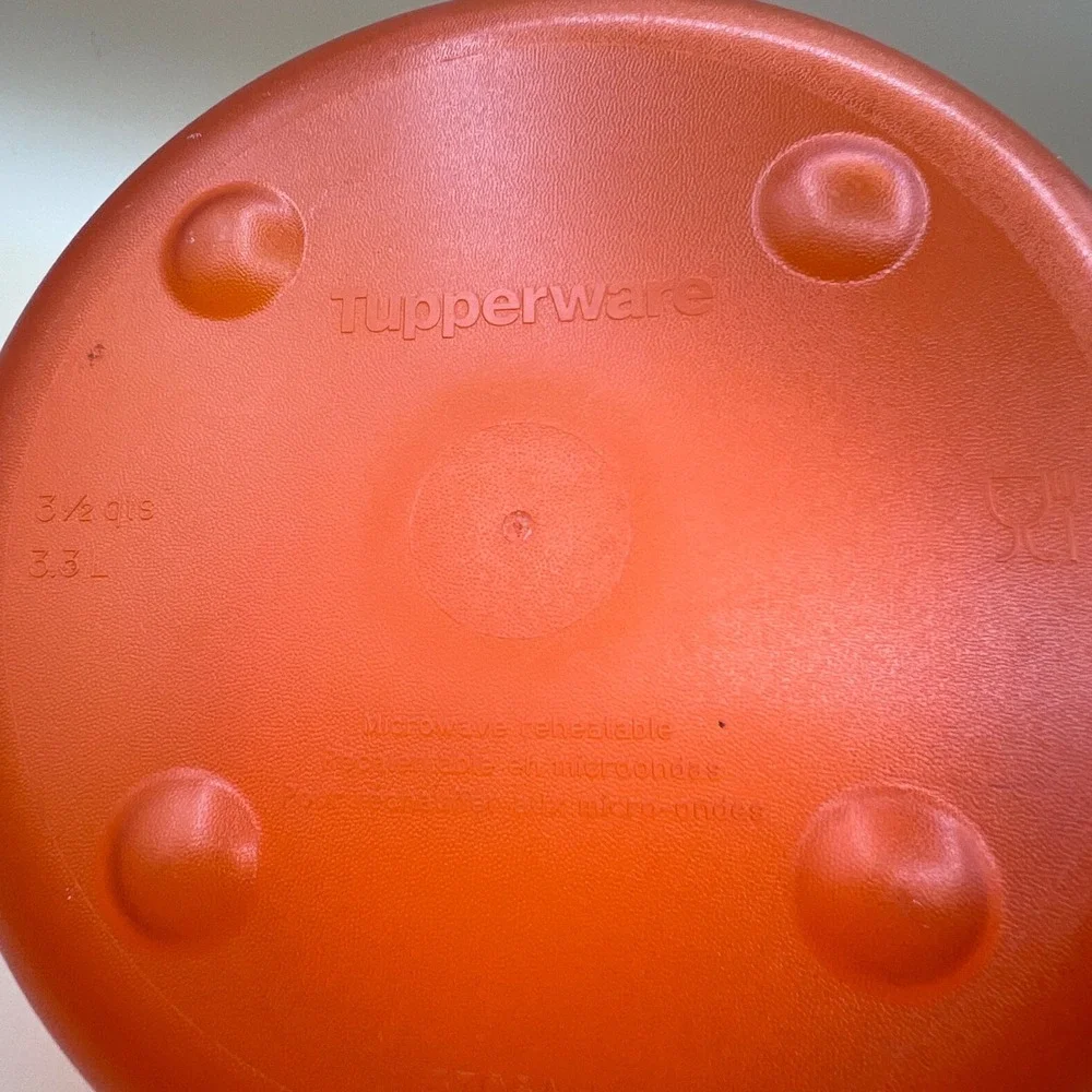Tupperware Rock N Serve 3.5 Qt Orange Round Microwave Reheatable Bowl with Lid
